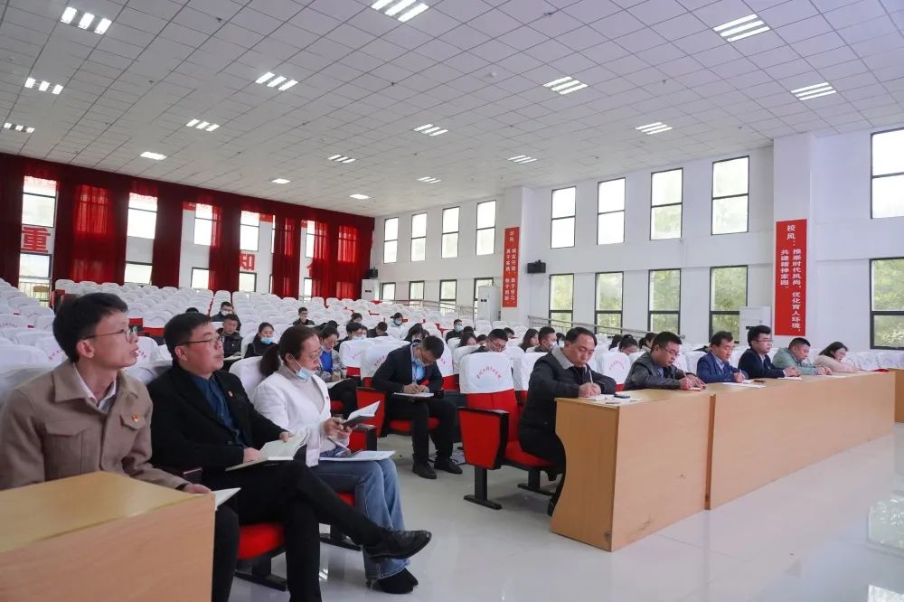 贵州工程职业学院第一期基层党务工作者培训班开班(图4)