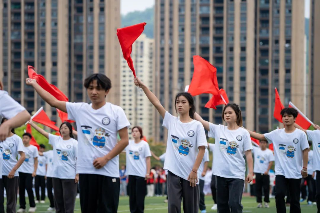 青春逢盛会 击鼓又催征丨贵州工程职业学院第九届田径运动会开幕(图19) 青春逢盛会 击鼓又催征丨贵州工程职业学院第九届田径运动会开幕(图19)