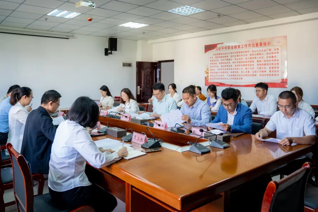 贵州工程职业学院举行融媒体中心揭牌仪式(图1) 贵州工程职业学院举行融媒体中心揭牌仪式(图1)