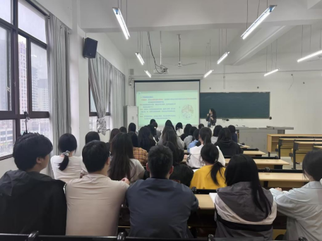 护理学院开展2025年春季学期示范课活动(图1) 护理学院开展2025年春季学期示范课活动(图1)