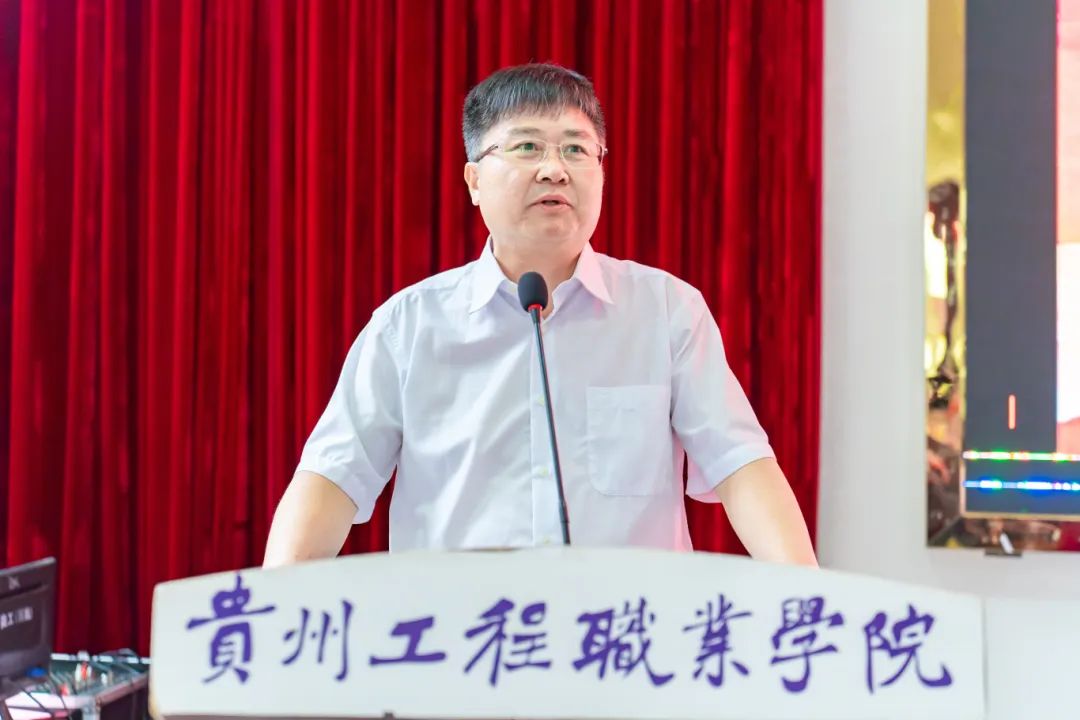 匠心筑梦 启航未来丨我校举行2025届毕业典礼(图2)