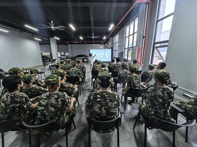 智能制造与汽车工程学院成功举行2025级高职新生专业介绍活动(图7) 智能制造与汽车工程学院成功举行2025级高职新生专业介绍活动(图7)