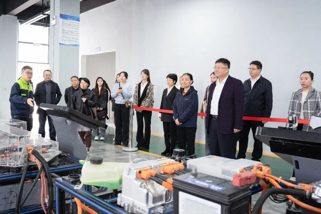 贵州开放大学（贵州职业技术学院）与贵州工程职业学院开展党建工作结对共建调研座谈(图1)