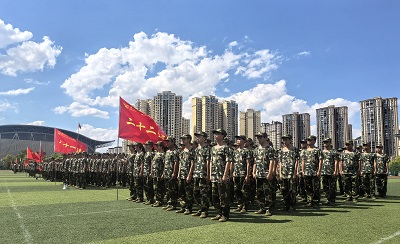 军训虽然辛苦,但全力以赴的自己值得骄傲(图1) 军训虽然辛苦,但全力以赴的自己值得骄傲(图1)