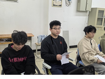 赋能新生成长 共启逐梦新程——智能制造与汽车工程学院2025级新生座谈会顺利举行(图3) 赋能新生成长 共启逐梦新程——智能制造与汽车工程学院2025级新生座谈会顺利举行(图3)