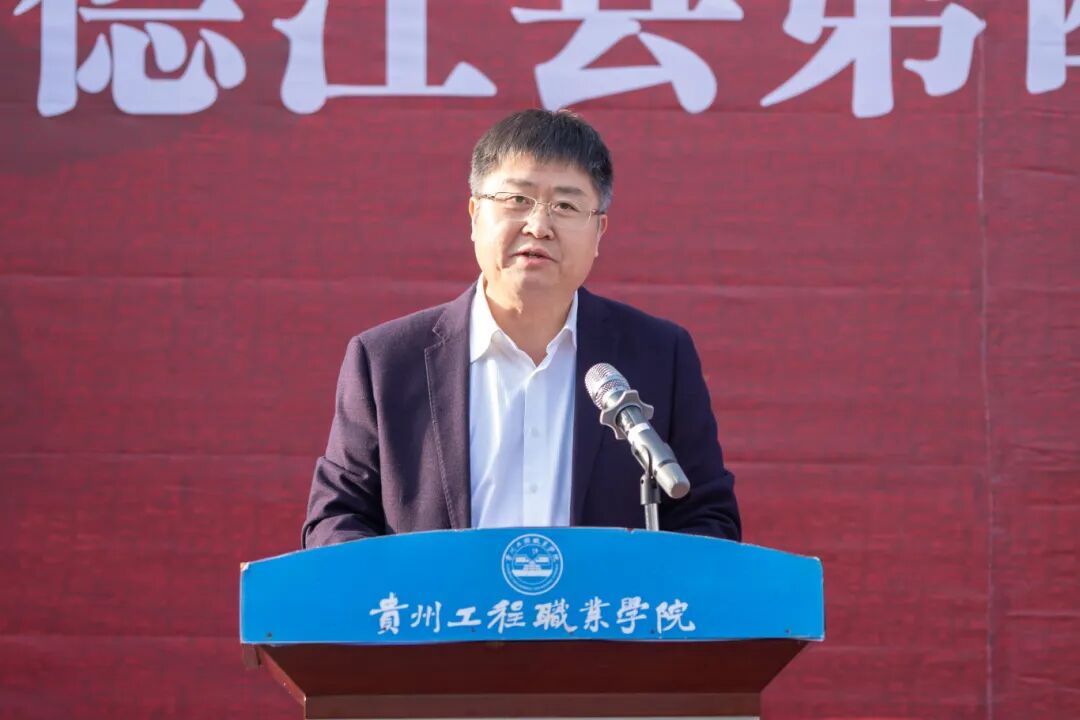 我校举办德江县第四届大学生消防技能运动会暨消防安全培训演练活动(图3) 我校举办德江县第四届大学生消防技能运动会暨消防安全培训演练活动(图3)