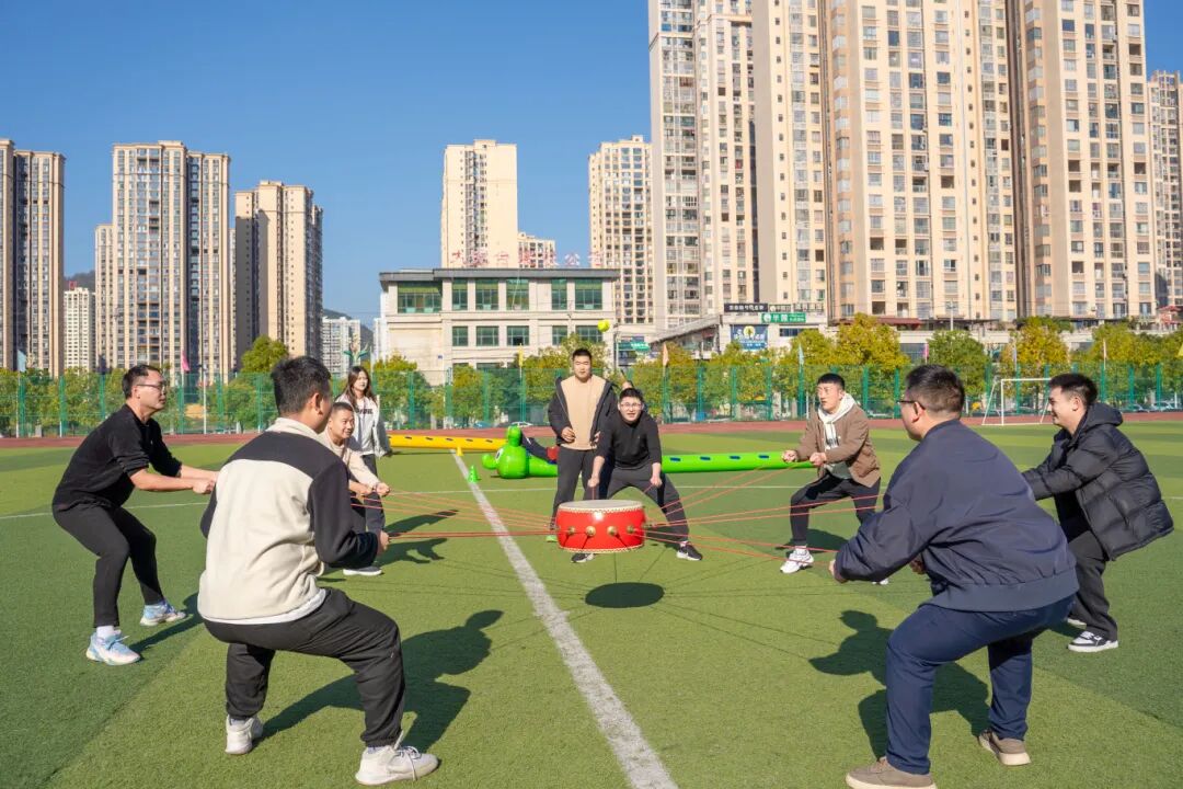 税校携手促交流 文体融合展新风丨贵州工程职业学院与国家税务总局德江县税务局联合举办2025冬季趣味运动会(图13) 税校携手促交流 文体融合展新风丨贵州工程职业学院与国家税务总局德江县税务局联合举办2025冬季趣味运动会(图13)