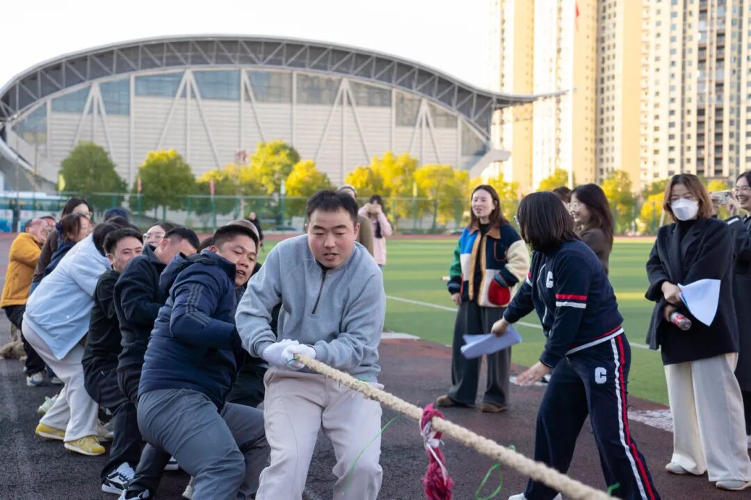 税校携手促交流 文体融合展新风丨贵州工程职业学院与国家税务总局德江县税务局联合举办2025冬季趣味运动会(图16) 税校携手促交流 文体融合展新风丨贵州工程职业学院与国家税务总局德江县税务局联合举办2025冬季趣味运动会(图16)