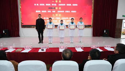 以技为翼护健康 青春逐光启新程——贵州工程职业学院第二届“健康护航杯”技能大赛圆满落幕(图13) 以技为翼护健康 青春逐光启新程——贵州工程职业学院第二届“健康护航杯”技能大赛圆满落幕(图13)