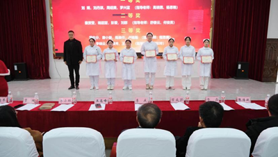 以技为翼护健康 青春逐光启新程——贵州工程职业学院第二届“健康护航杯”技能大赛圆满落幕(图14) 以技为翼护健康 青春逐光启新程——贵州工程职业学院第二届“健康护航杯”技能大赛圆满落幕(图14)