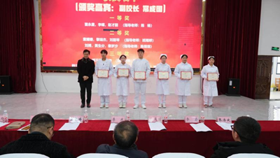 以技为翼护健康 青春逐光启新程——贵州工程职业学院第二届“健康护航杯”技能大赛圆满落幕(图17) 以技为翼护健康 青春逐光启新程——贵州工程职业学院第二届“健康护航杯”技能大赛圆满落幕(图17)