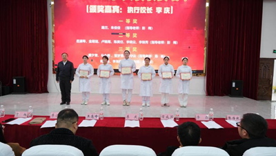 以技为翼护健康 青春逐光启新程——贵州工程职业学院第二届“健康护航杯”技能大赛圆满落幕(图8) 以技为翼护健康 青春逐光启新程——贵州工程职业学院第二届“健康护航杯”技能大赛圆满落幕(图8)