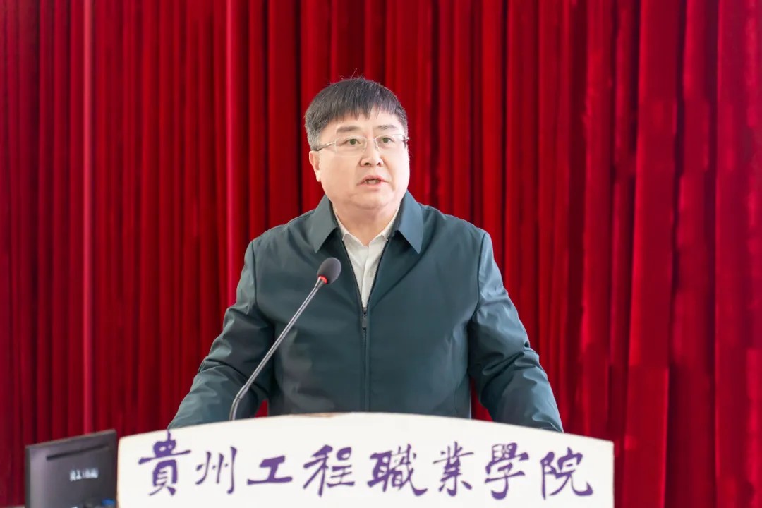 我校2025年度团学工作总结表彰大会顺利召开(图3) 我校2025年度团学工作总结表彰大会顺利召开(图3)