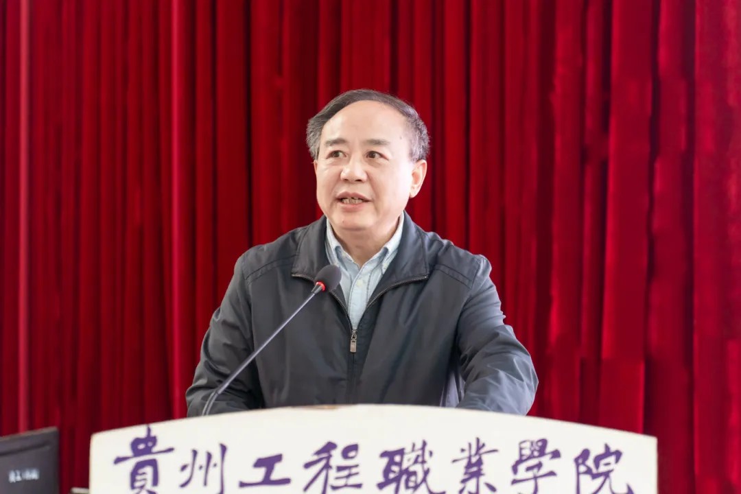 我校2025年度团学工作总结表彰大会顺利召开(图8) 我校2025年度团学工作总结表彰大会顺利召开(图8)