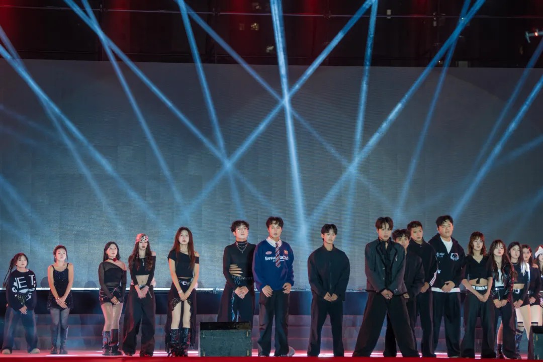 贵州工程职业学院举行十周年校庆暨2026年元旦文艺晚会(图11)