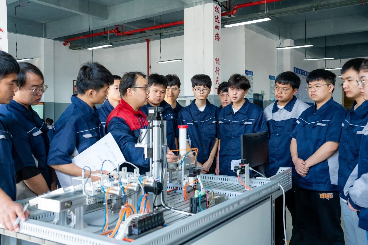 工业机器人技术(图3) 工业机器人技术(图3)